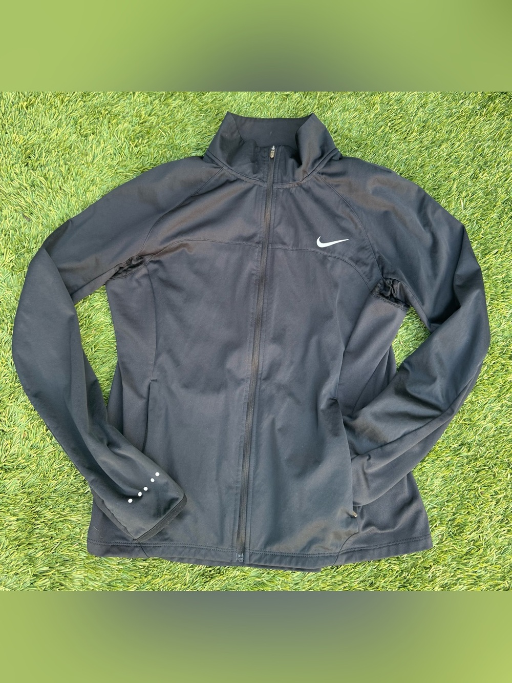 Nike Black Full-Zip Women's Athletic Jacket with Swoosh